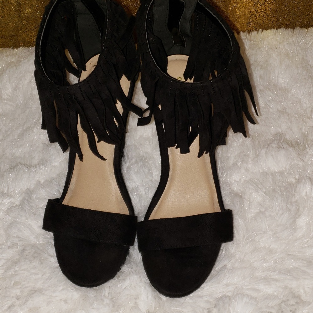 Black wedges with fringe